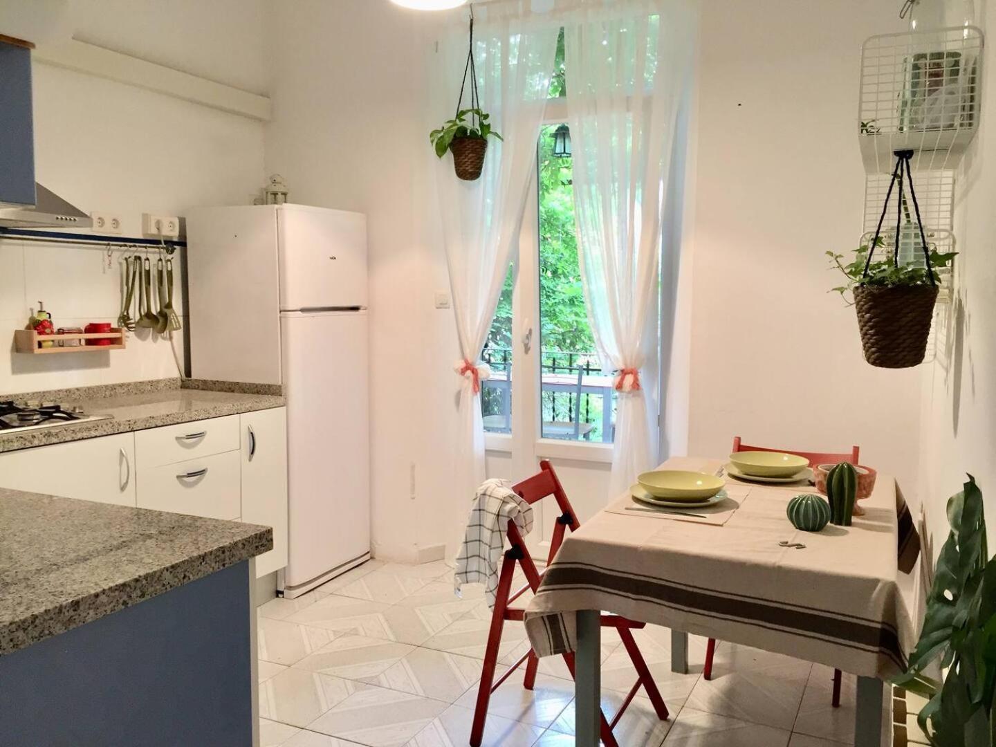 San Matias Urban Retreat With Balcony Apartment Гранада Екстериор снимка