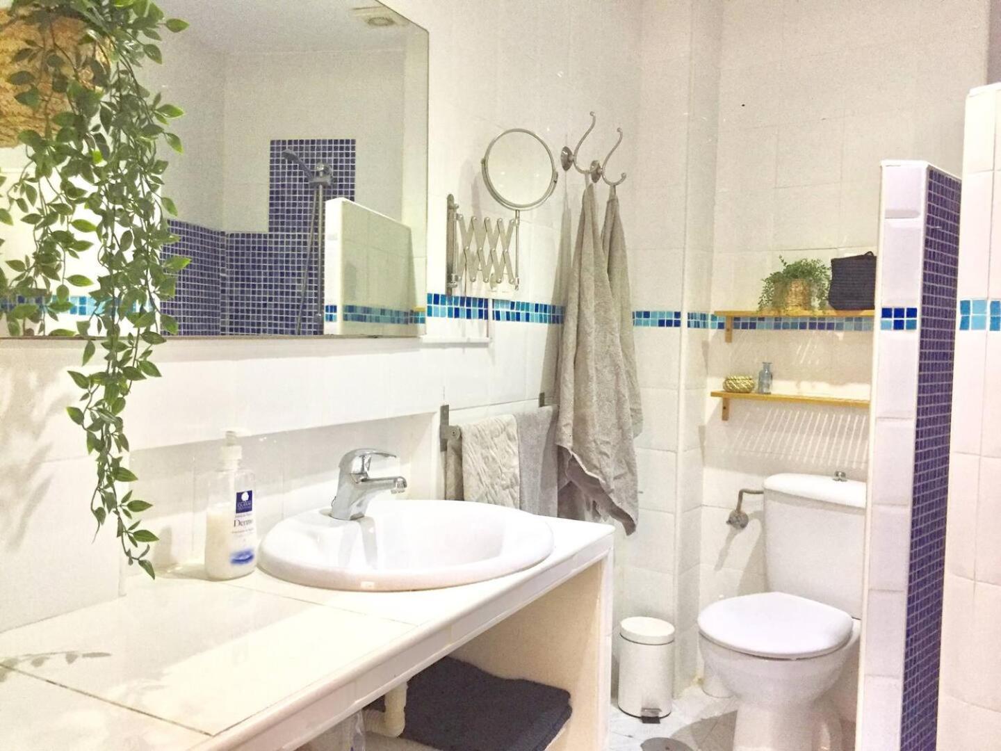 San Matias Urban Retreat With Balcony Apartment Гранада Екстериор снимка